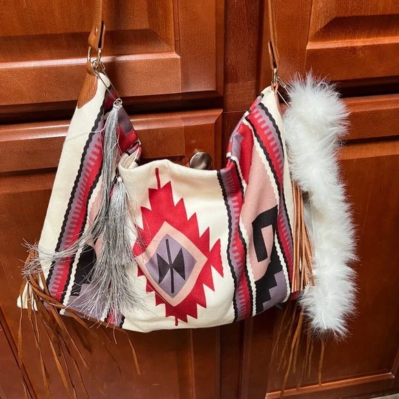 ❤️ Southwestern Aztec Boho Cowgirl Vegan Purse Tote Bag Brand New Condition ❤️ - Picture 3 of 13